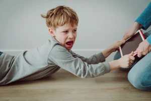 vì sao phụ huynh hay cấm con sử dụng ipad nhưng thất bại