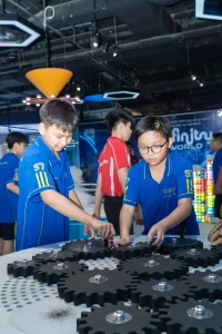 môi trường học tập của con tại trường