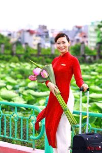 Nhung có 11 năm làm tiếp viên hàng không.